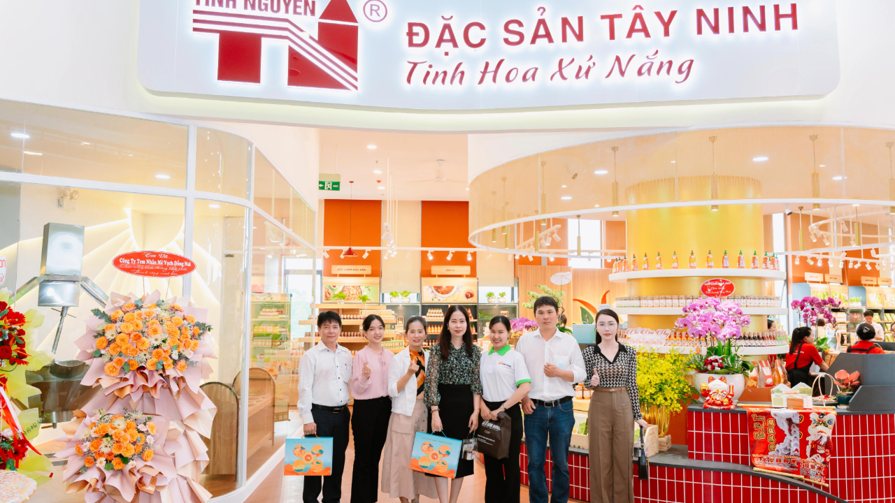 Cửa hàng đặc sản Tinh Nguyên chi nhánh mới đặt tại Nhà Ga Bà Đen